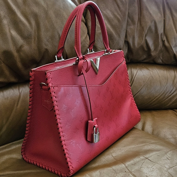 Louis Vuitton Red Leather Monogram Capucines Luxury Designer Handbag - Picture 3 of 16